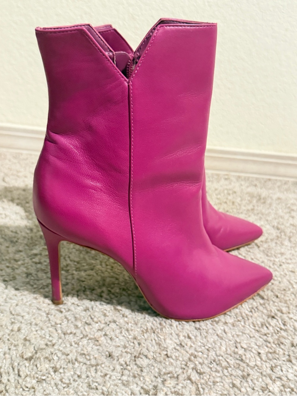 SCHUTZ Fuchsia Pointed-Toe Stiletto Ankle Boots